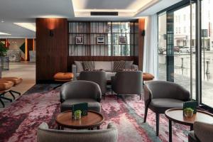 Posezení v ubytování Prague Marriott Hotel