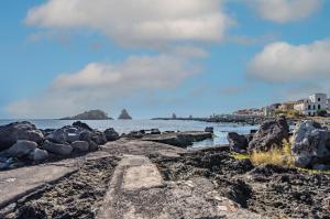 Galeriebild der Unterkunft Seafront Apt with View in Aci Castello in Aci Castello