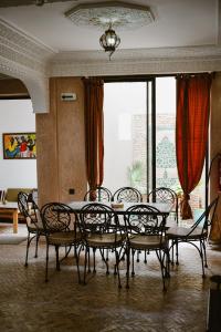 Posezení v ubytování Dar Sultana Guesthouse Surf Morocco