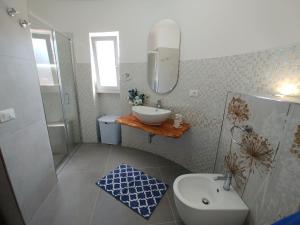A bathroom at Villa Laura Salento