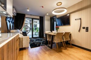 Aparthotel Diamond SPA Aqua的厨房或小厨房