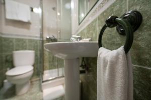 A bathroom at Posada La Olma