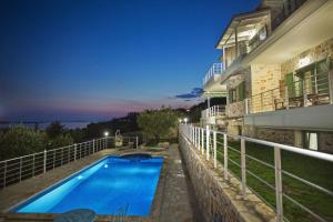 The swimming pool at or close to Petra & Thalassa