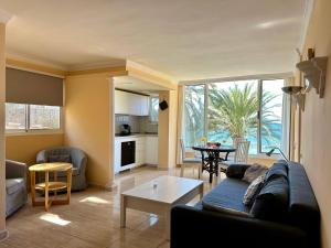 Kuchyňa alebo kuchynka v ubytovaní 1 Schlafzimmer Ferienwohnung am Strand