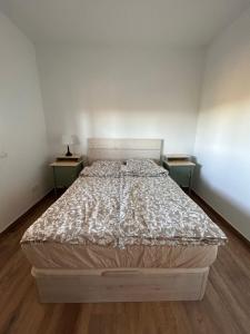 Ένα ή περισσότερα κρεβάτια σε δωμάτιο στο Villa Remedios -rooms in private house-