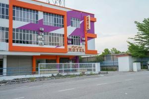Φωτογραφία από το άλμπουμ του Get Inns Hotel Sendayan σε Σερεμπάν