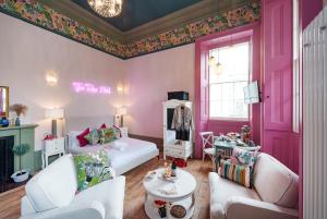 Gallery image of The Rose Nobel - 1 Bed Studio Apartment in Bristol by Mint Stays in Bristol