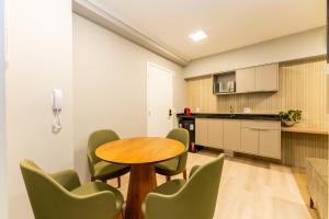 Apartamentos Studio Allure Moema - Com café da manhã opcional, Recepção e Valet 24 horas的厨房或小厨房