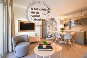 Kuchyňa alebo kuchynka v ubytovaní Ombre des pins à Saint Tropez XIX