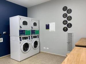 lavadero con lavadora y secadora en Apartamento único y exclusivo., en Bogotá