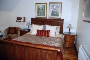 מיטה או מיטות בחדר ב-Ballyvaughan Lodge Guesthouse