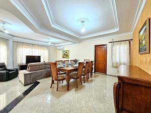 Foto de Casa Bairro Nobre prox Cataratas e Centro