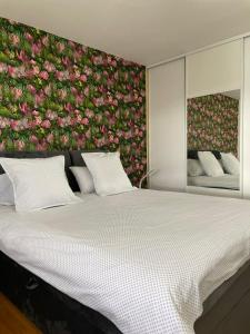 Säng eller sängar i ett rum på Place privée/Le Marbré/Moderne/60m2