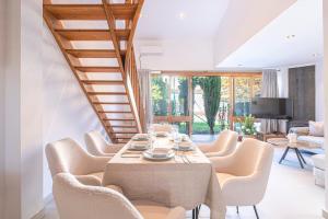 A seating area at Loft en Milla de Oro