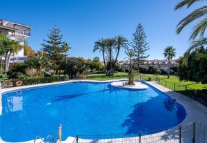 The swimming pool at or close to Loft en Milla de Oro