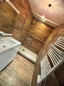 Ένα μπάνιο στο The Modern Wood, Hyper centre, 8 Pers., T3 de 70m²