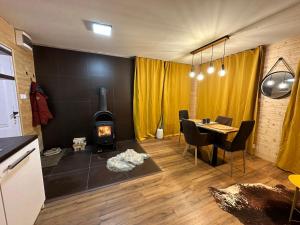 Tiny house v Moravském Berouně的厨房或小厨房