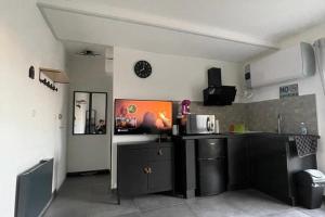 Galeriebild der Unterkunft Studio with pool on the seafront in Le Barcarès
