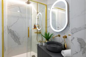 Et badeværelse på Smart Apartment Near Puerta Del Sol