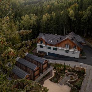 an aerial view of a house in the woods at Leśna Kąpiel in Karpacz