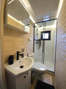 Koupelna v ubytování Hausboot AHOY Masal