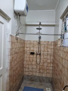 Ένα μπάνιο στο Les Chambres in Nakasero, Kampala By BoB +21 φωτογραφίες