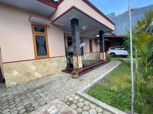 Gallery image of Rumah Kemuning Mataram in Mataram +25 photos