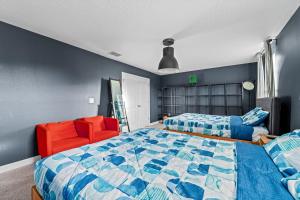 Llit o llits en una habitació de Heated Pool + Free Waterpark + Lazy River + Grill