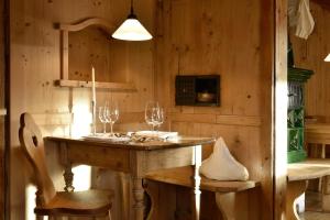TV a/nebo společenská místnost v ubytování HUBERTUS Mountain Refugio Allgäu