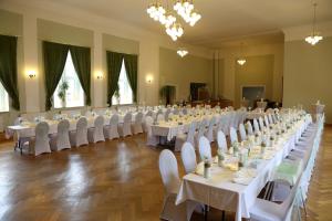 Photo de la galerie de l'établissement Gasthof und Hotel Roter Hirsch, à Claußnitz