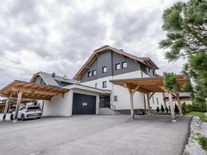 Budynek, w którym mieści się apartament