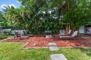 Κήπος έξω από το Boho 3br Miami Retreat Firepit & Outdoor Bar