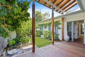 Afbeelding uit fotogalerij van Belle Escapes 60 Ocean Palm Cove in Palm Cove