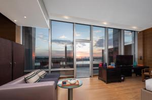 Posezení v ubytování Hotel Indigo Xiamen Harbour by IHG