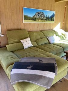 Posezení v ubytování Chalet Wildalpen (in Ruhelage & mit Wellness)