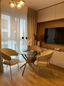 Imagen de la galería de Nowoczesny apartament w centrum Starego Miasta, strzeżony parking, en Zamość