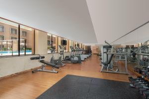 Fitness centrum a/nebo fitness zařízení v ubytování Sheraton Guilin Hotel