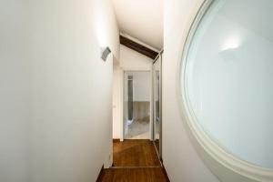 Foto dalla galleria di Buenos Aires' Nest - 10 minutes from Duomo with terrace a Milano