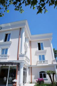 Fotografie z fotogalerie ubytování Hotel Eiffel v destinaci Tirana