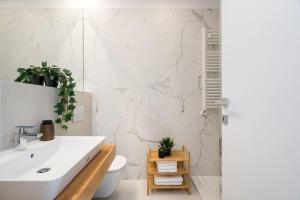 Et badeværelse på Tribal 1BR in Aviatiei + 29 billeder