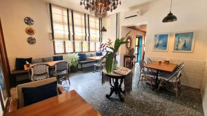 Khu vực ghế ngồi tại Winner Inn