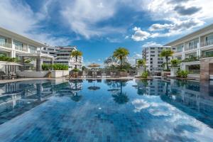 Hồ bơi trong/gần Kantary Hills Hotel, Chiang Mai