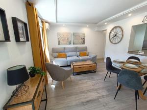 TV a/nebo společenská místnost v ubytování Duque de Galatino CENTRO de Granada