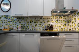 A kitchen or kitchenette at Comfort TwoBook - CITRA 011015-LT-2159