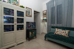A seating area at Comfort TwoBook - CITRA 011015-LT-2159