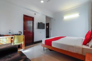 תמונה מהגלריה של Collection O Emara Grand Hotel בבנגלור