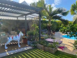 Κήπος έξω από το Sweet HOME