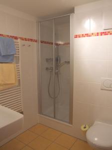 Ein Badezimmer in der Unterkunft Berggasthof & Hotel Brend