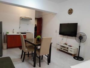 TV o dispositivi per l'intrattenimento presso M&M Royal Oceancrest Mactan