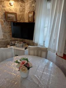 TV a/nebo společenská místnost v ubytování Holiday Home Sunrise + 24 fotografií